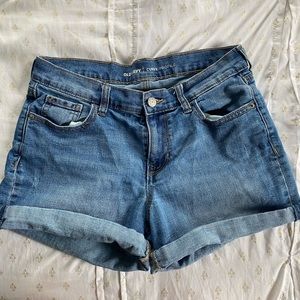 Old Navy Medium Wash Curvy Jean Shorts